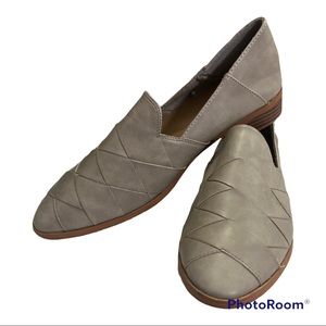 AMERICAN EAGLE FLATS LOAFERS